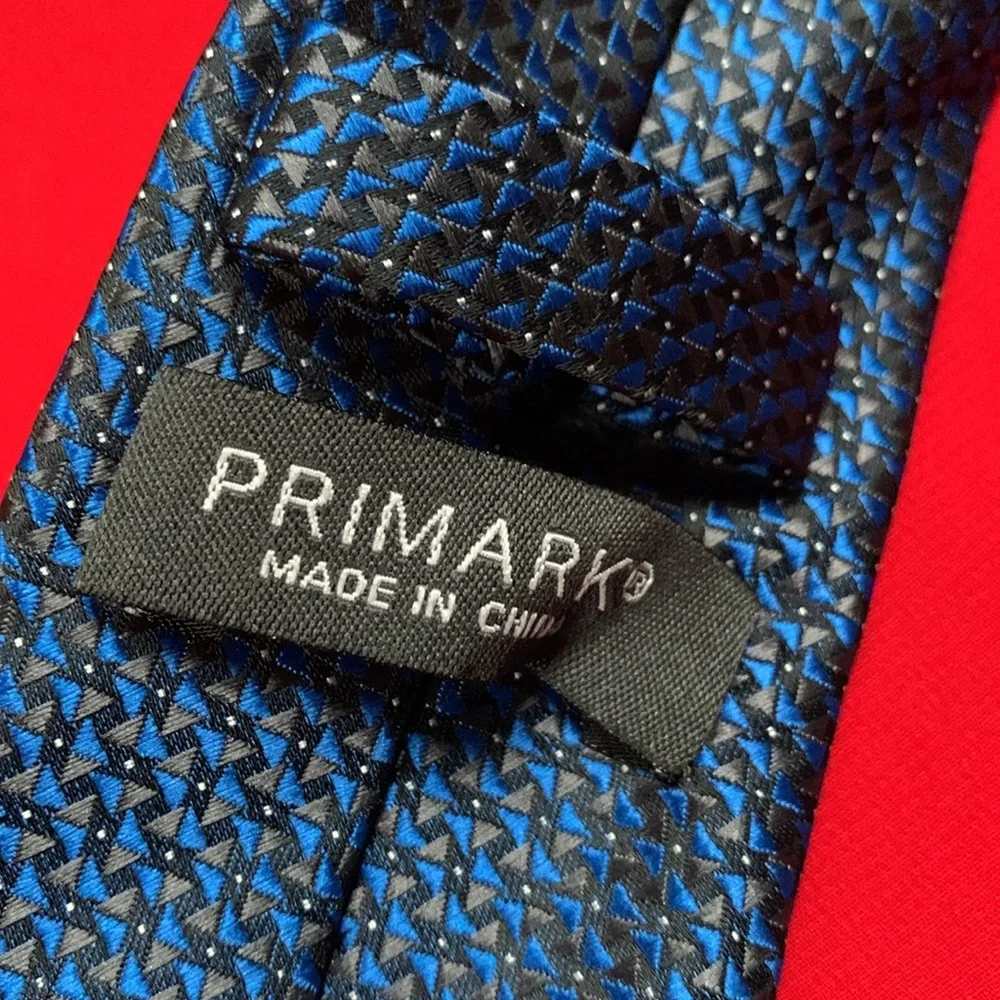 Primary youth skinny tie.
